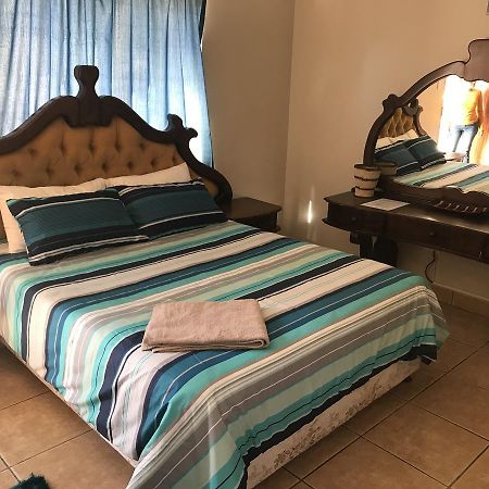 African Sky Guesthouse Windhoek Kültér fotó